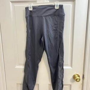 Pink ultimate leggings. Charcoal gray. Size medium. Victoria’s Secret.
